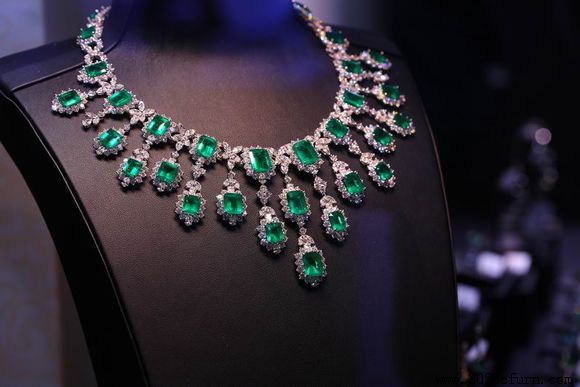 ���ʱ��Ůװ